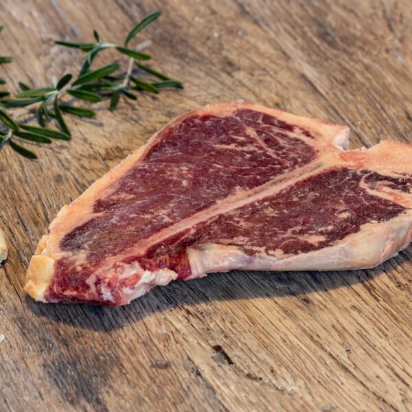 Biologische T-bone steak van Black Angus rundvlees van Woudstra’s Pleats in Friesland